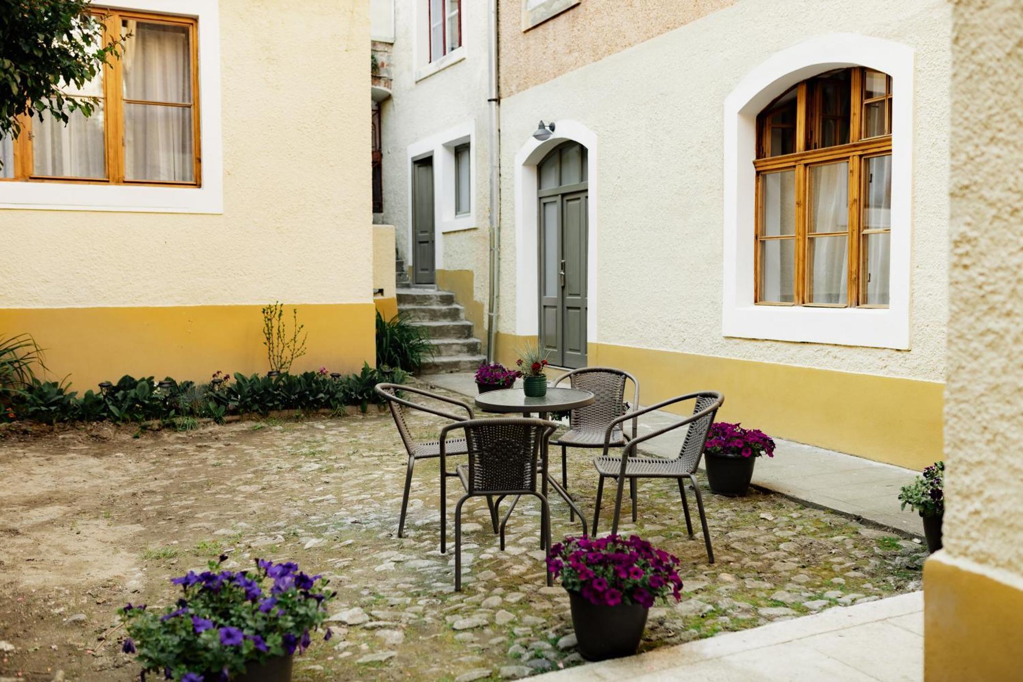 Casa Leonhardt Lägenhet Sighişoara Exteriör bild